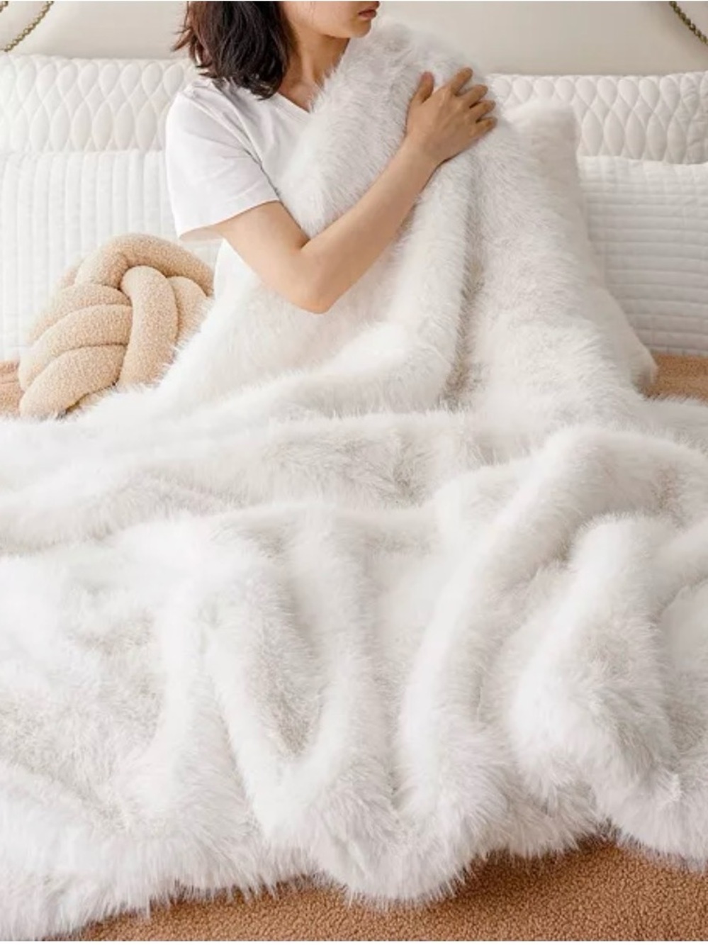 BATTILO HOME Luxury White Faux Fur Throw Blanket,Fluffy Cozy Soft Warm Fur 50x60